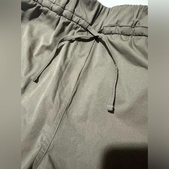 Lululemon drawstring women’s shorts XXXS - Picture 2 of 4